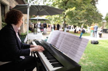 piano_im_park